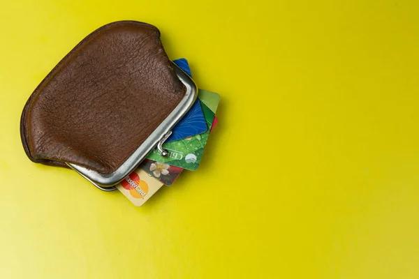 Eski m-cüzdana mali tutulur