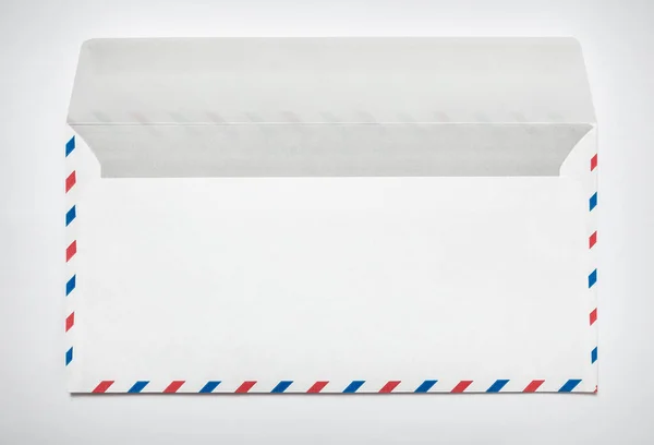 Пустой авиапочтовый конверт, назад — стоковое фото