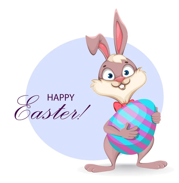 复活节快乐贺卡 有趣的卡通兔子抱着大彩蛋 白色背景下的种群矢量说明 — 图库矢量图片