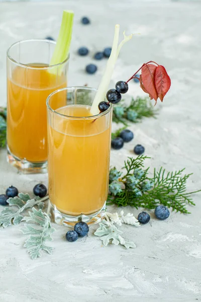 Zelfgemaakte Gefermenteerde Rauwe Kombucha Thee Klaar Drinken Kombucha Probiotische Drank — Stockfoto