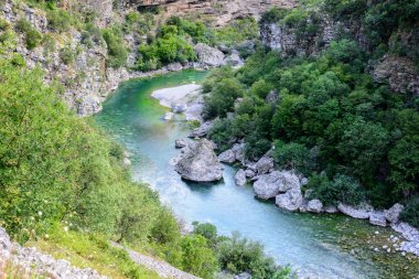 Dağ nehir yatağı.