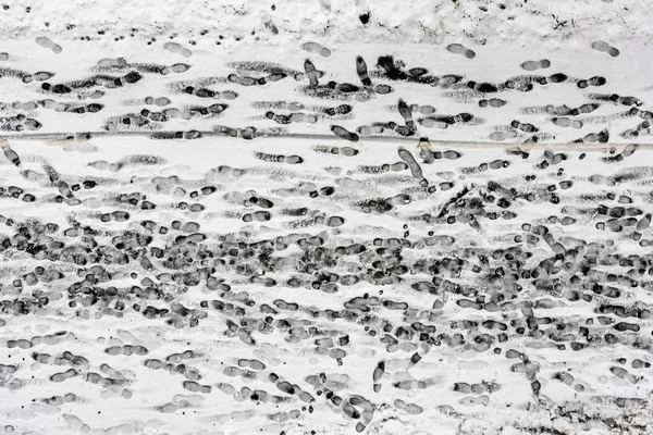 Fußabdrücke Schnee Gehweg Winter Schneebedeckt Mit Schuhspuren — Stockfoto