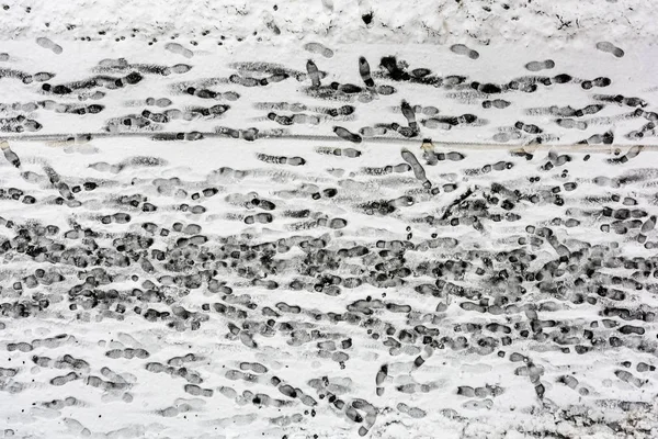 Fotspor Snøen Sidewalk Dekket Snø Med Spor Sko Vinteren – stockfoto