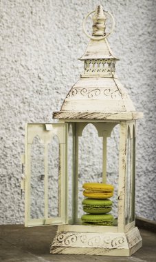 Fransız tatlı macarons fener içinde