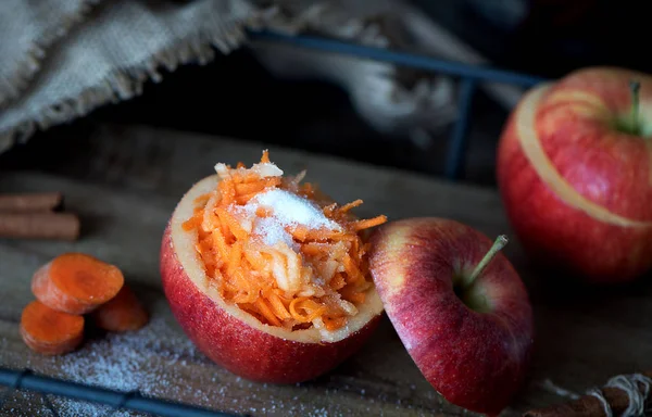 Insalata sana di carote e mele. Dolce sano — Foto Stock