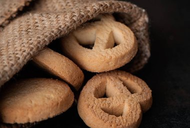 tanımlama bilgilerini bileşimi geçerli