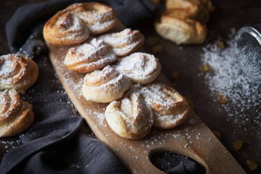 Ahşap oyun tahtası ev yapımı sıcak buns