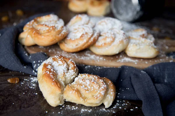 Ahşap oyun tahtası ev yapımı sıcak buns