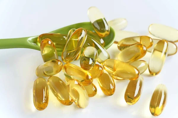 Tabletki leku uzupełnienie z strony & dodatek oleju z ryb — Zdjęcie stockowe