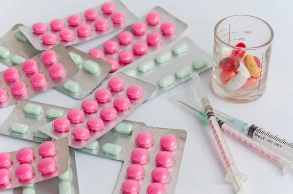 İlaç ve kapsül antibiyotikleri. 