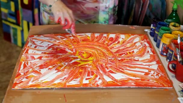 Intuitivní Malování procesu abstraktní akryl. Žena umělec nakreslený obrázek — Stock video