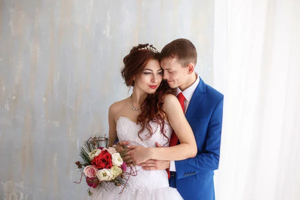 Casamento. Noiva feliz e noivo juntos. Conceito de casamento — Fotografia de Stock