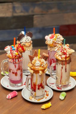 Hatmi milkshake kokteyller ile krem şanti, tanımlama bilgileri, waffle, davranır
