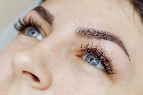 Resultat av permanent makeup, tatuering av ögonbryn — Stockfoto