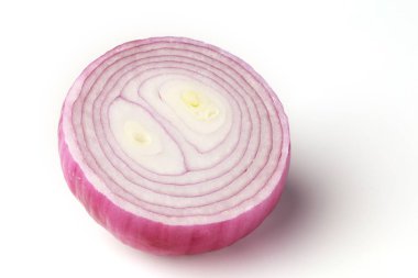 Yuvarlak kırmızı soğan dilimlenmiş