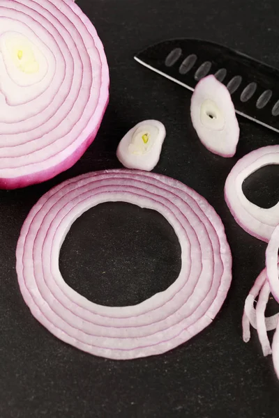 Fresh raw slices of red onion — Stock Photo, Image