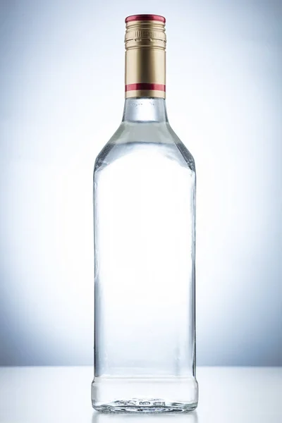 Boş alkol cam şişe