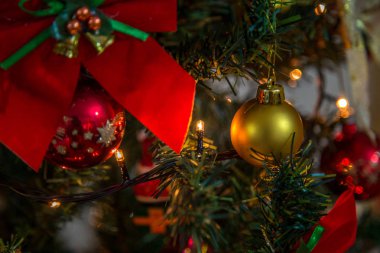 Noel ağacı süsleme doğum sonrası