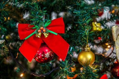 Noel ağacı süsleme doğum sonrası