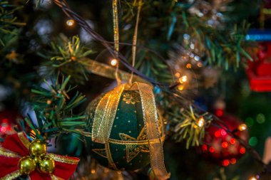 Noel ağacı süsleme doğum sonrası