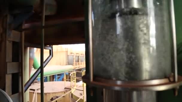 Suikerriet Raffinaderij Distilleerderij Werk — Stockvideo