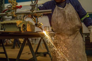 kıvılcım Sanayi üretim adam