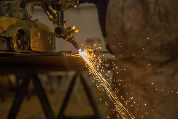 kıvılcım Sanayi üretim adam