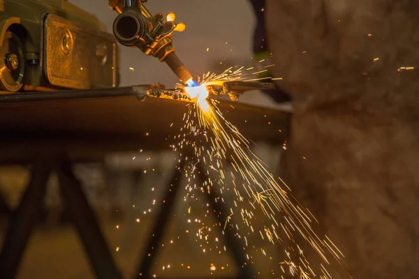 kıvılcım Sanayi üretim adam