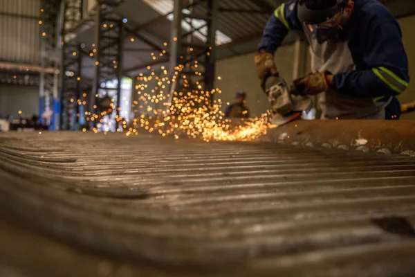 kıvılcım Sanayi üretim adam