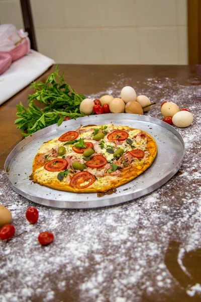 Pizza rustikal brasilianisch — Stockfoto