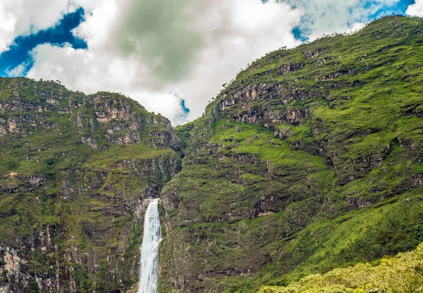 Serra da canastra Brezilya Parkı Ulusal danta düşüyor