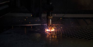 plaka lazer makine cnc kıvılcım kesmek