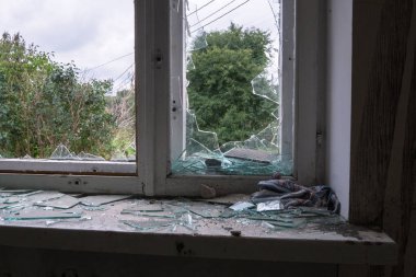 Patlamadan sonra evi