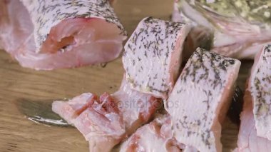 Mens eller taze balık kesmek