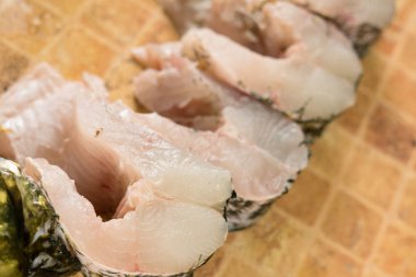 taze balık, parçaları pike.