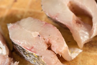 taze balık, parçaları pike.