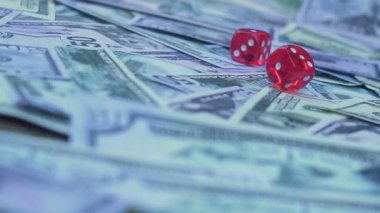 Kırmızı zar para düşen hd