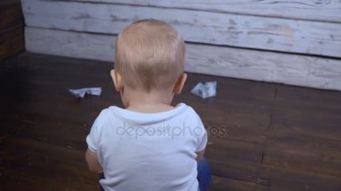 çocuk ve bir sürü para