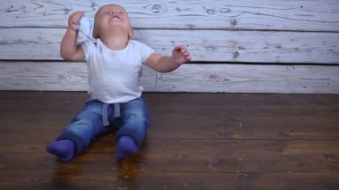 para ağır çekim katta bebekle