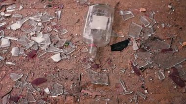 düşen şişe votka ile