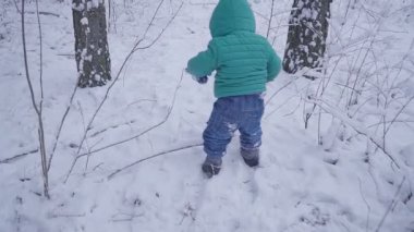 kış orman neşeli bir yıl çocuk. yalpa ile oluşturulan