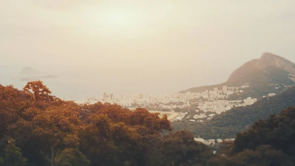 Sann tilt shift fotografering av Rio de Janeiro, ovanifrån — Stockfoto