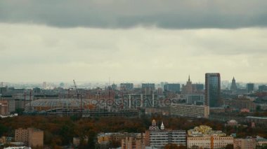Zaman atlamalı görünümünü yapım aşamasında büyük stadyum