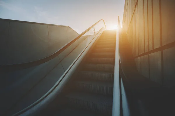 Outdoor escalator goes up — Stock Photo, Image