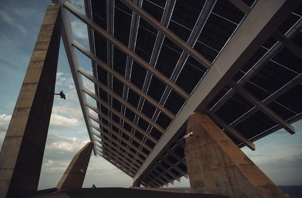 Enorme fotovoltaïsche paneel — Stockfoto