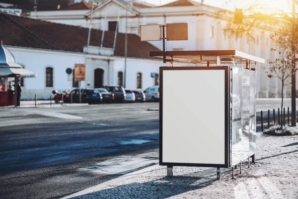 Boş beyaz billboard yer tutucu mock-up