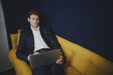 Adam işveren Divan Office chilling