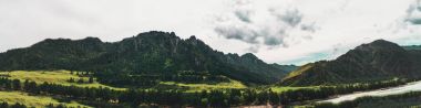 Altay Dağları Panoraması Katun Nehri ile