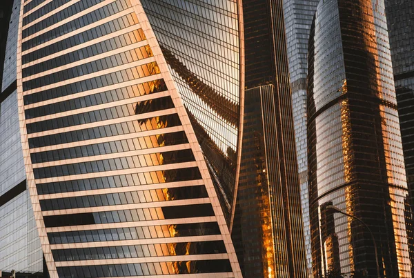 Moscow City gökdelen yansıtan şehir küme
