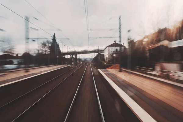 S-Bahn-Blick vom letzten Wagen — Stockfoto